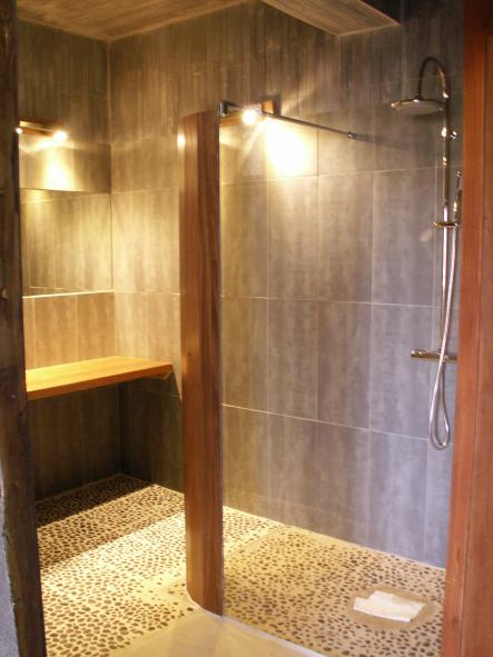 Salle de bain plage vue gnrale, moderne