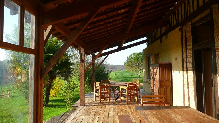 La terrasse, entre intérieur et extérieur La terrasse